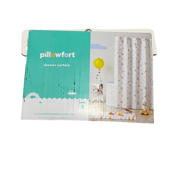 Pillowfort Shower Curtian Polka Dot Children Pals 72" x 72" Cotton Twill - Picture 2 of 3